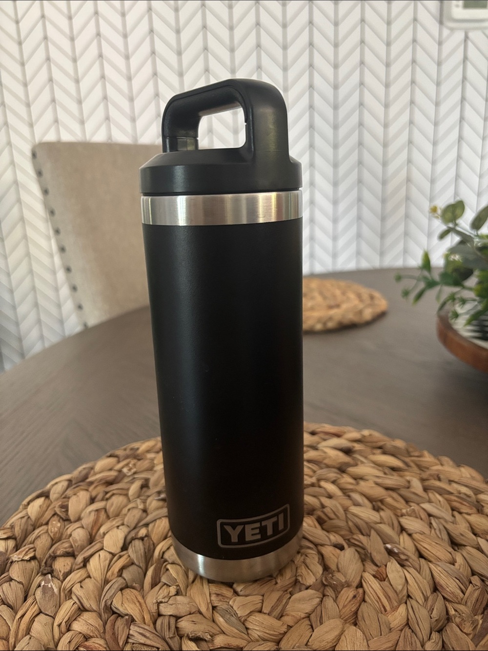 Yeti Black Insulated Stainless-Trim Bottle with Handle